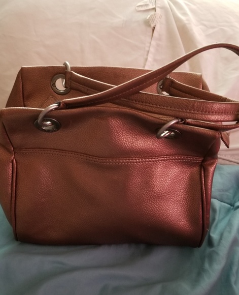 3/$20 Super cute Tommy Hilfiger bag - Picture 4 of 4